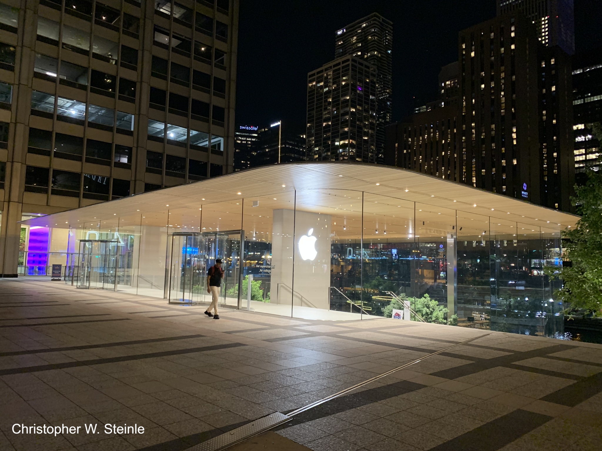 Apple Store, Chicago - 4